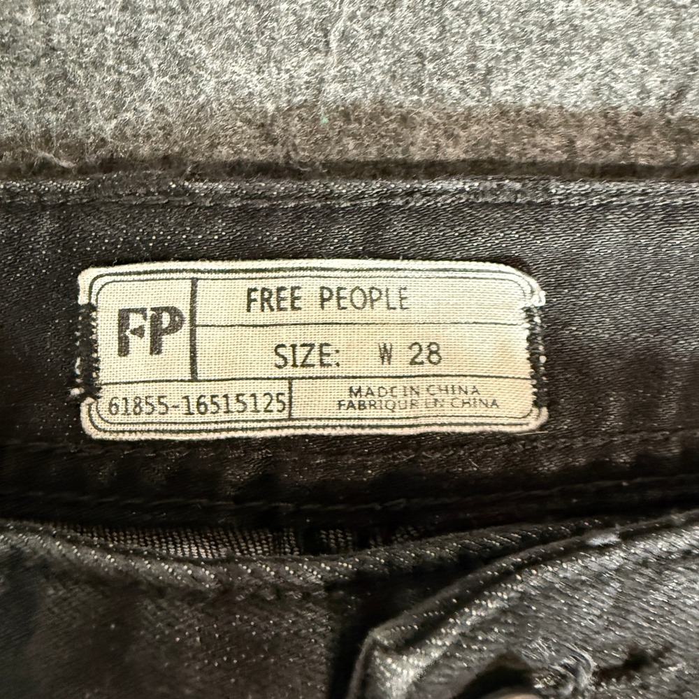 Free People Distressed Black Skinny Jeans Knee Blowout Raw Hem Womens 28 61855 - Picture 3 of 8